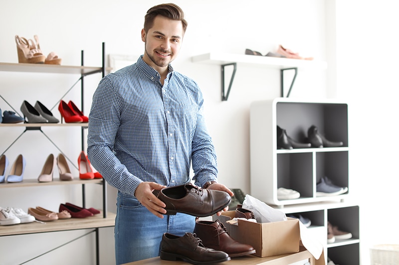 Panduan Bisnis Jual Sepatu yang Menguntungkan dan Berpotensi