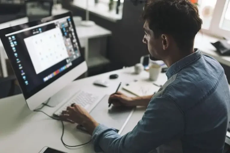 Mengenal Peluang dan Strategi Bisnis Desain Grafis dan Visual